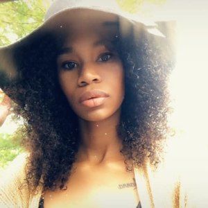 Meet your Posher, April